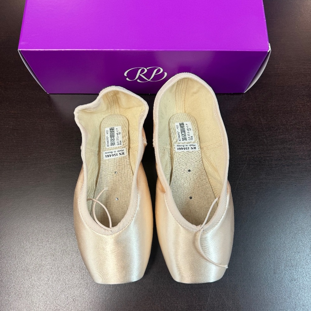 Russian Pointe Echappe Pointe Shoes - Plume Shank